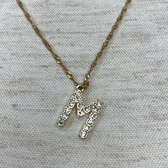“M” pendant necklace - Picture 3 of 3